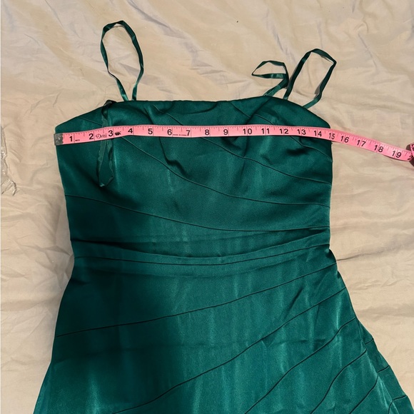 Emerald green gown/dress - Picture 12 of 13